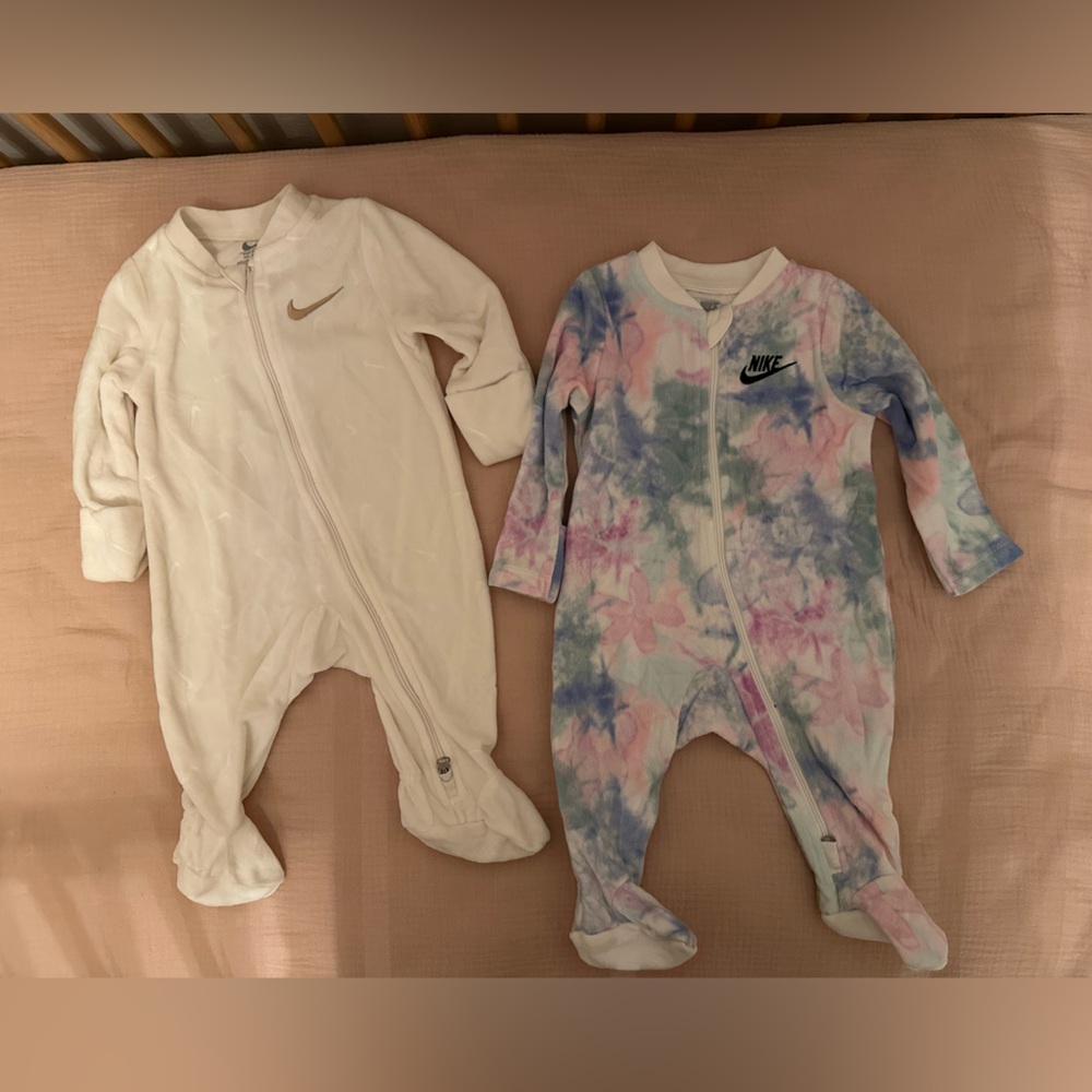 Nike Baby Footed One-Piece Sleeper Set in Cream and Pastel Tie-Dye